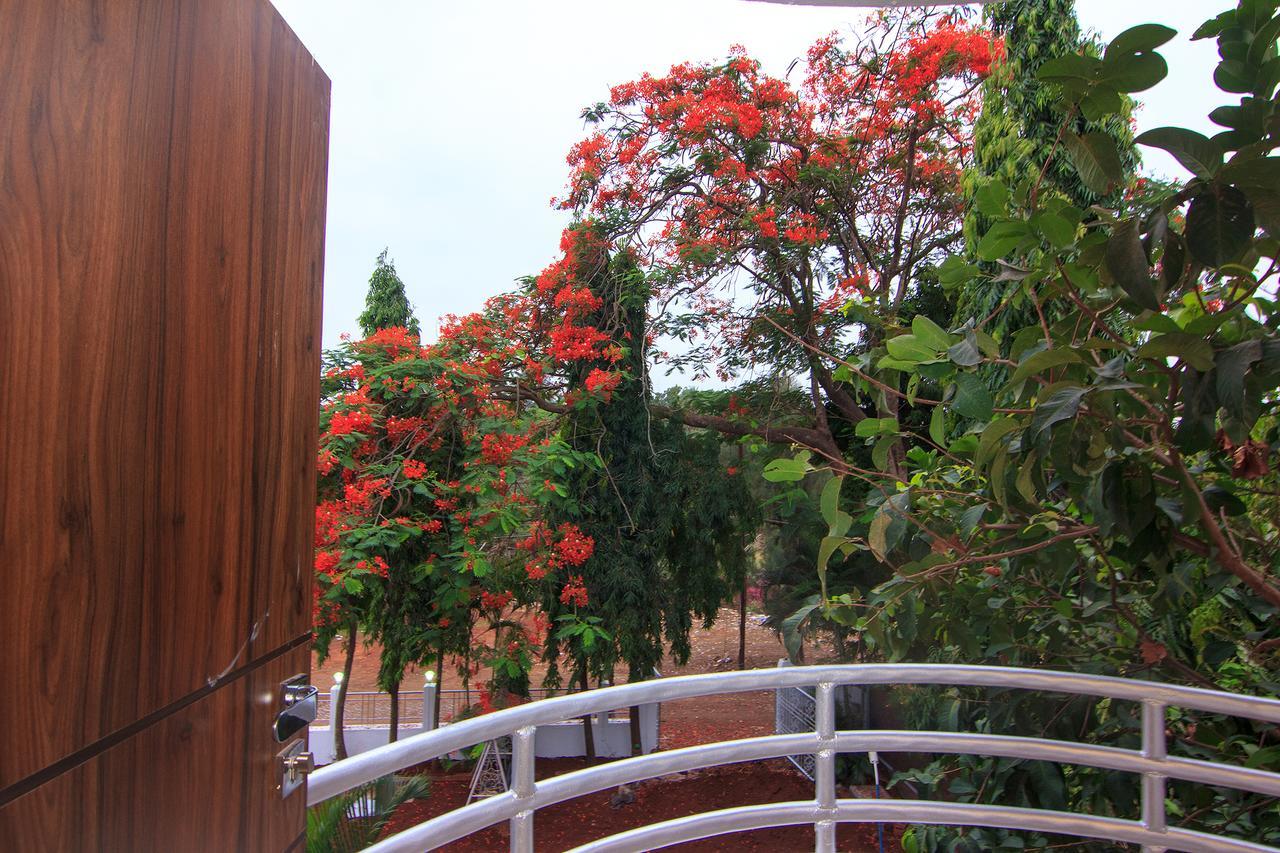 Strand Resort Lonavala Dış mekan fotoğraf